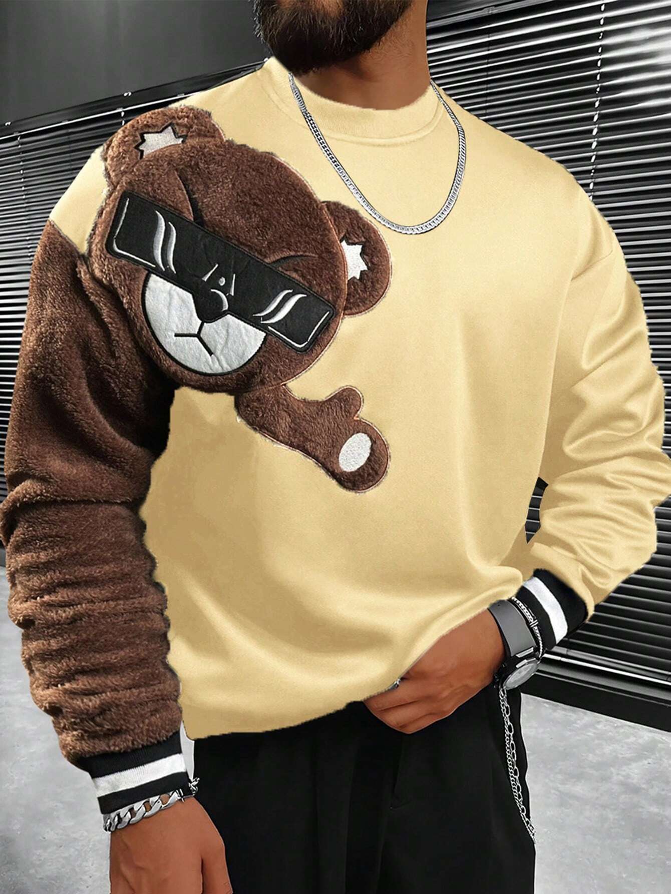 EMRG  Round Neck Sweatshirt, With Bear Embroidery