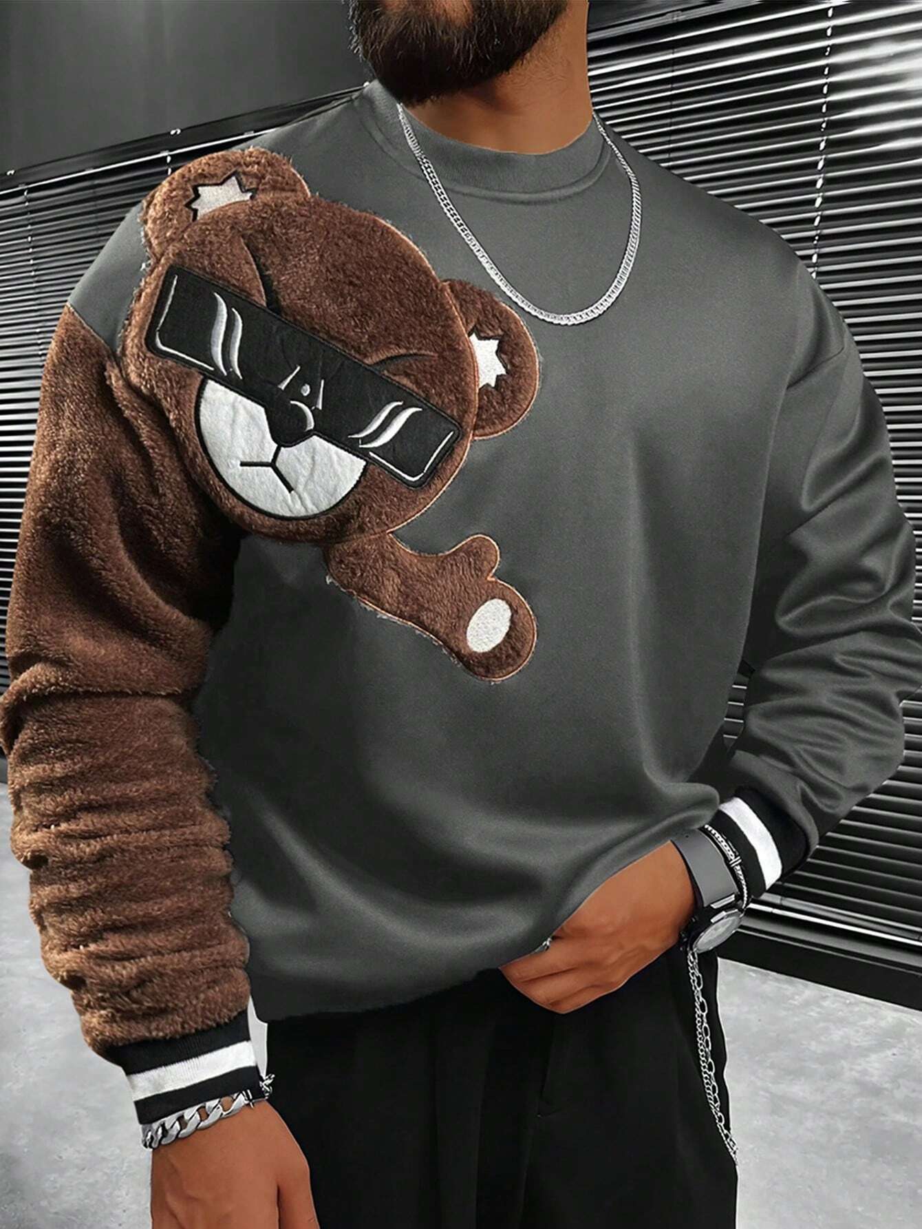 EMRG  Round Neck Sweatshirt, With Bear Embroidery