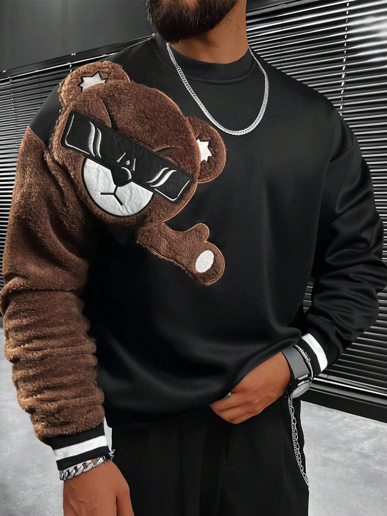 EMRG  Round Neck Sweatshirt, With Bear Embroidery