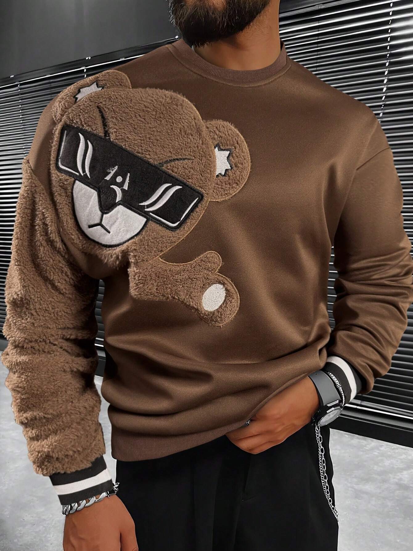 EMRG  Round Neck Sweatshirt, With Bear Embroidery