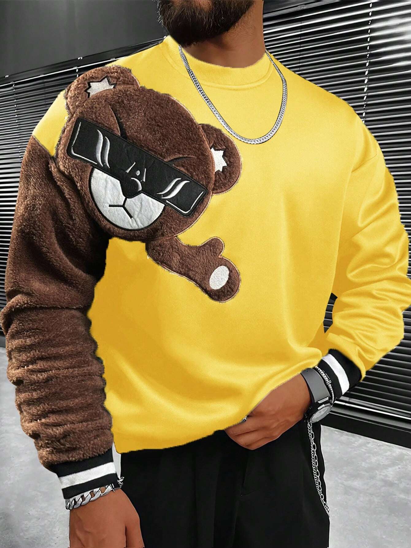 EMRG  Round Neck Sweatshirt, With Bear Embroidery