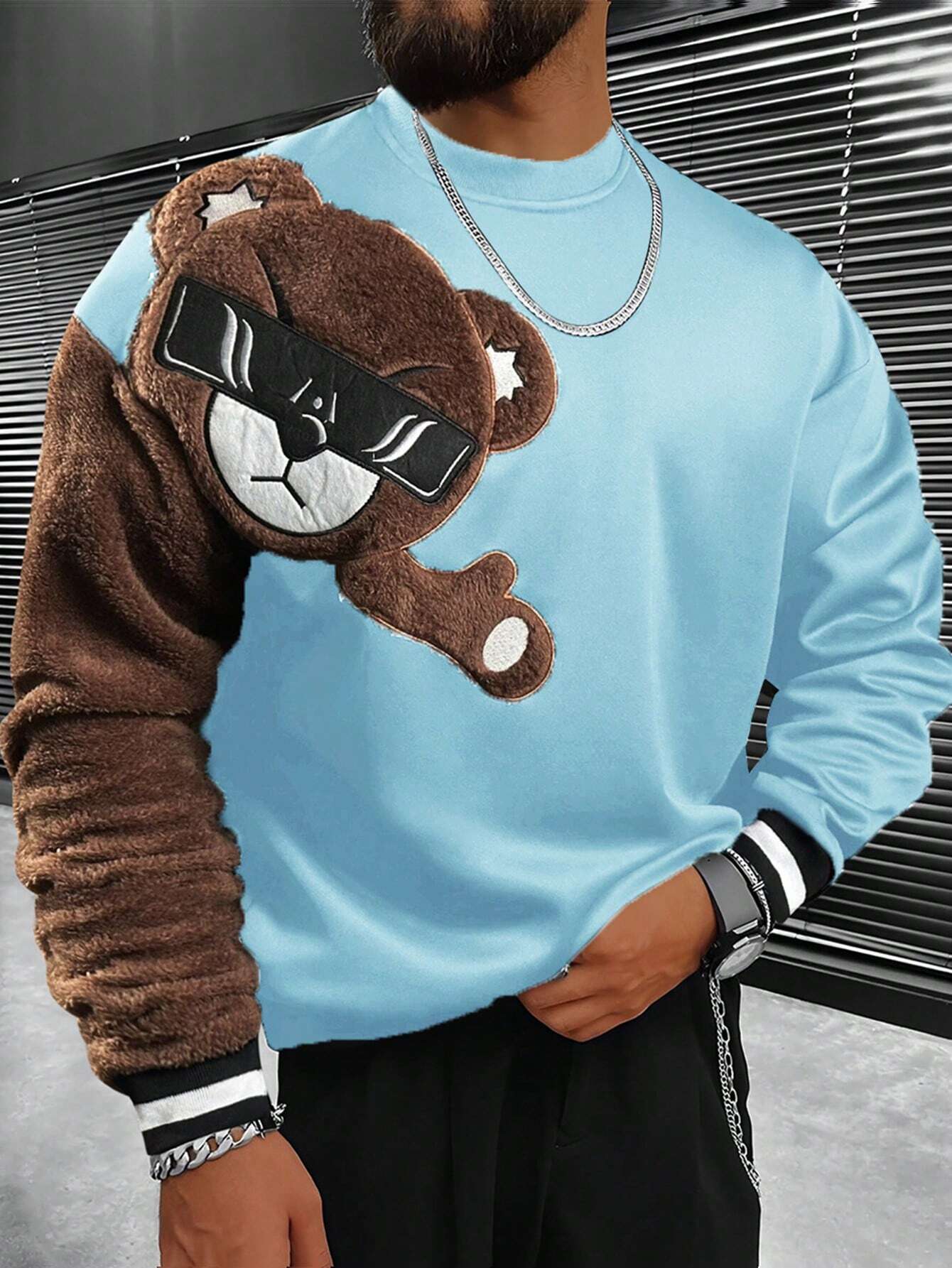 EMRG  Round Neck Sweatshirt, With Bear Embroidery