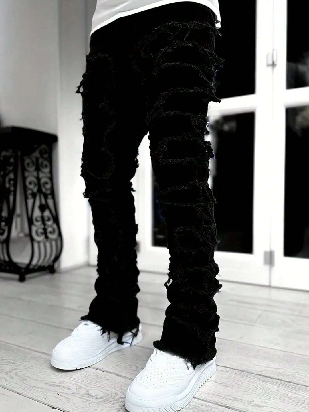 Ripped Frayed Jeans - DUVAL