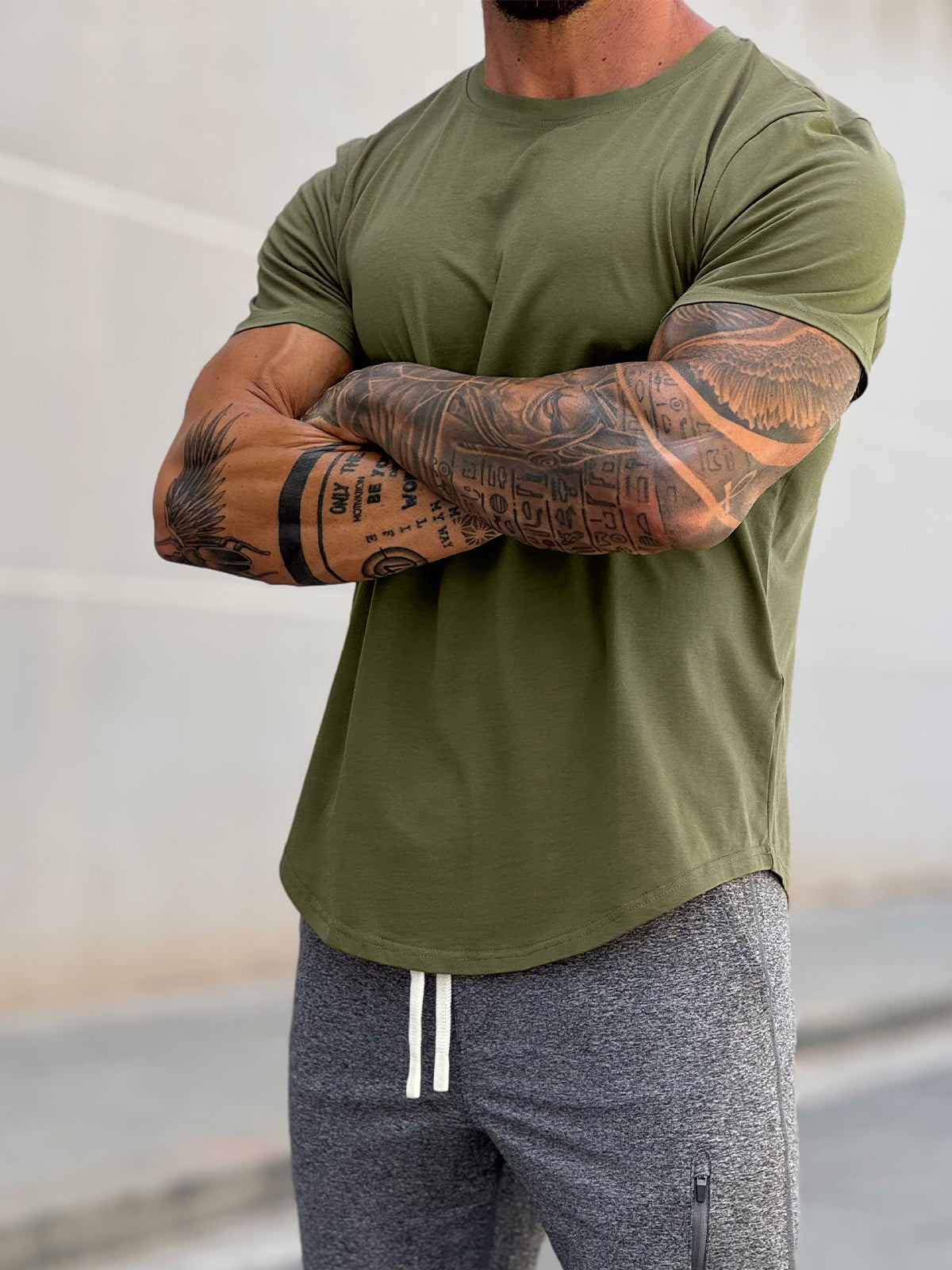 Kore Curved Hem T-shirt True Muscle Fit Crew Neck