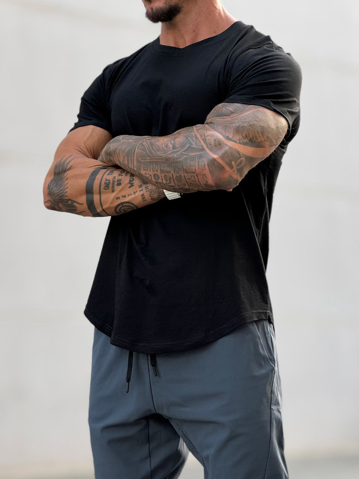 Kore Curved Hem T-shirt True Muscle Fit Crew Neck