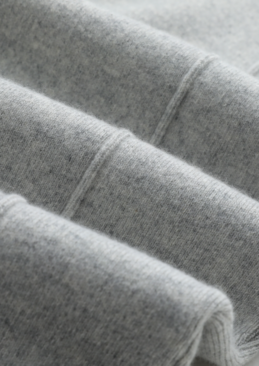 Pure Extra-Fine Merino Wool Light Gray Luzzo Set