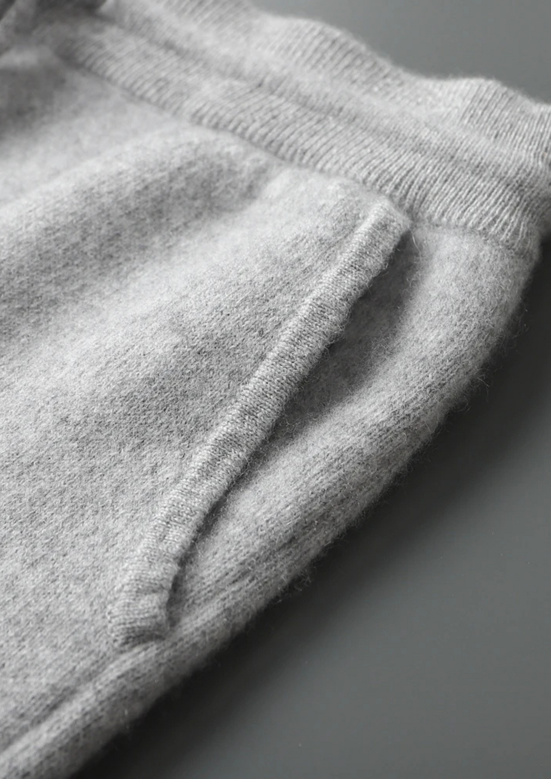 Premium Cashmere Light Gray Alain Leisure Set