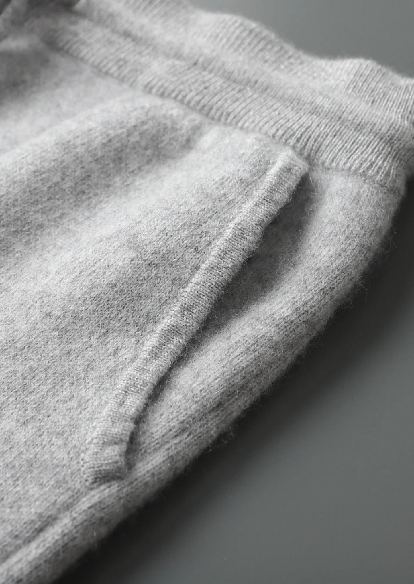 Premium Cashmere Light Gray Alain Leisure Set