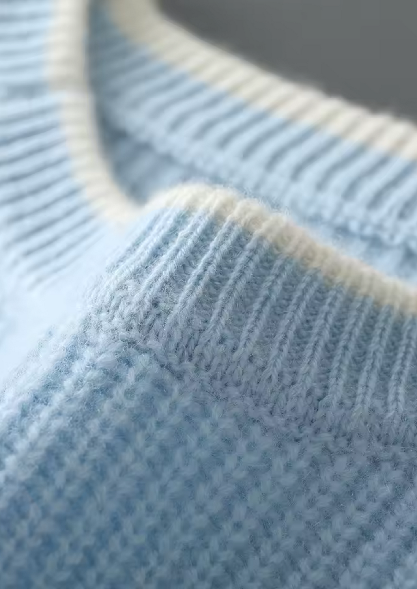 Pure Extra-Fine Merino Wool Two Tone Crewneck