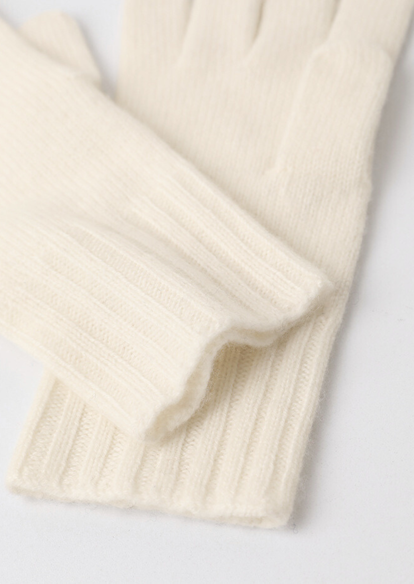 Pure Extra-Fine Merino Wool Wintertime Essentials - Ivory