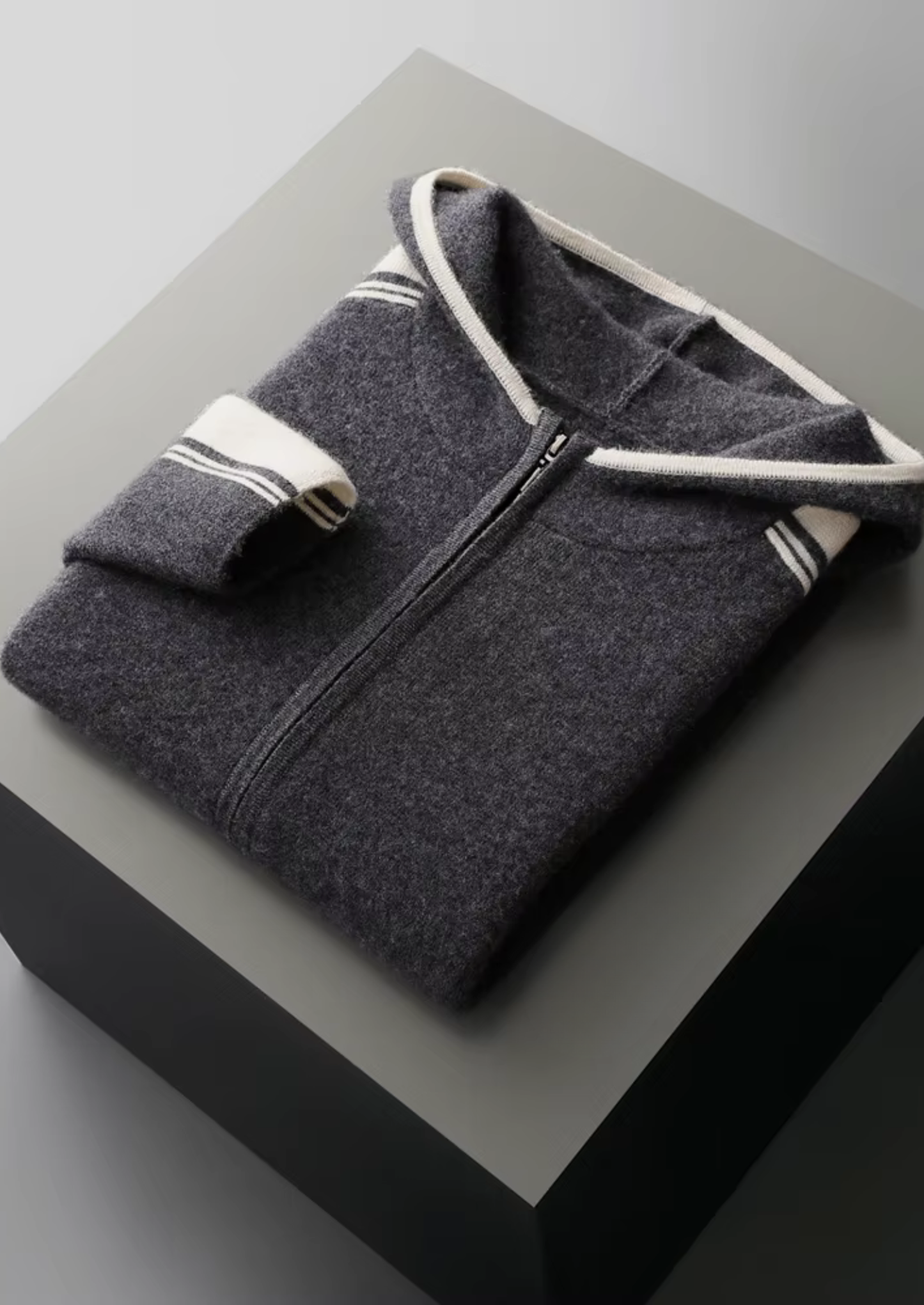 Pure Extra-Fine Merino Wool Dark Gray Damien Set