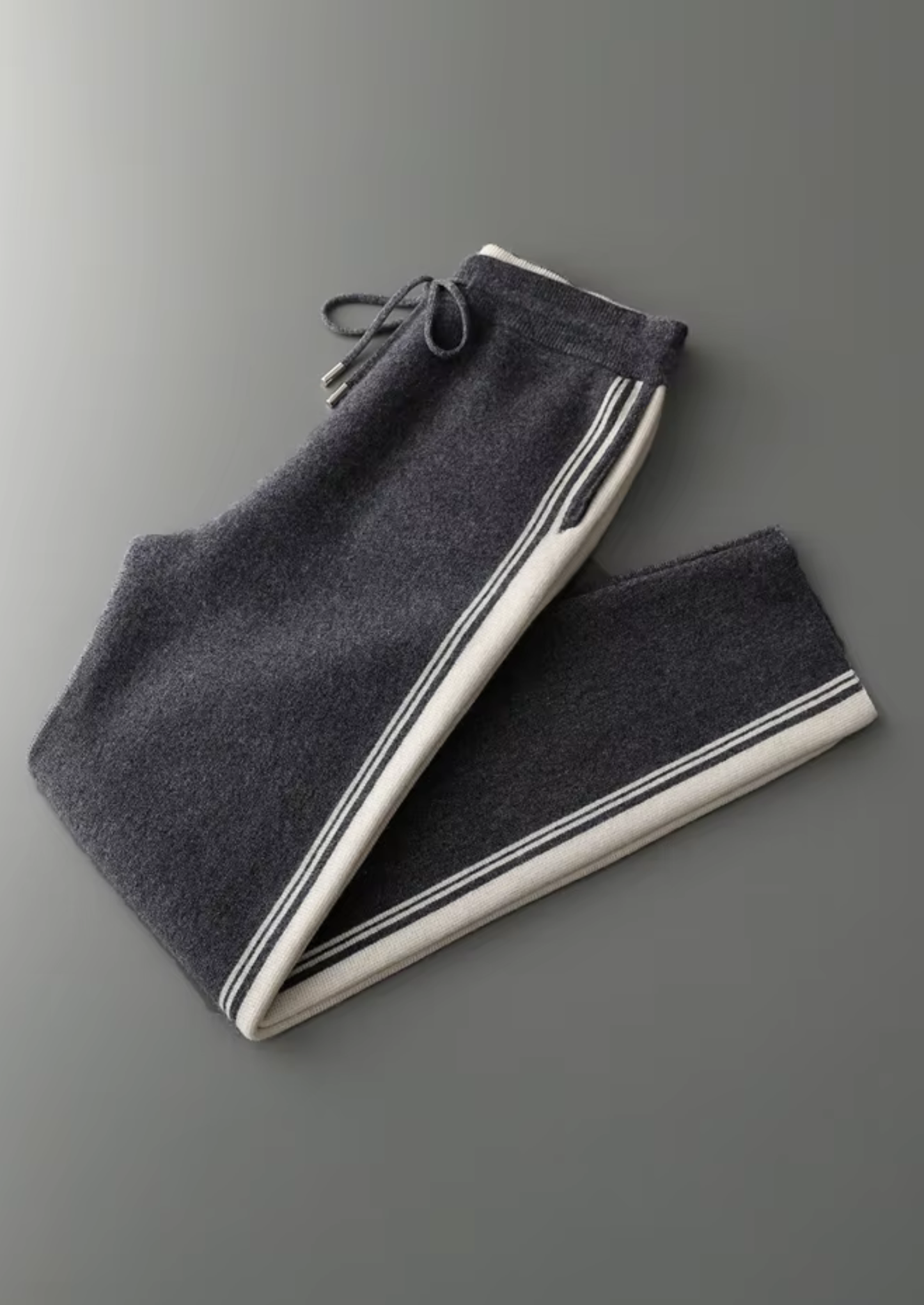 Pure Extra-Fine Merino Wool Dark Gray Damien Set