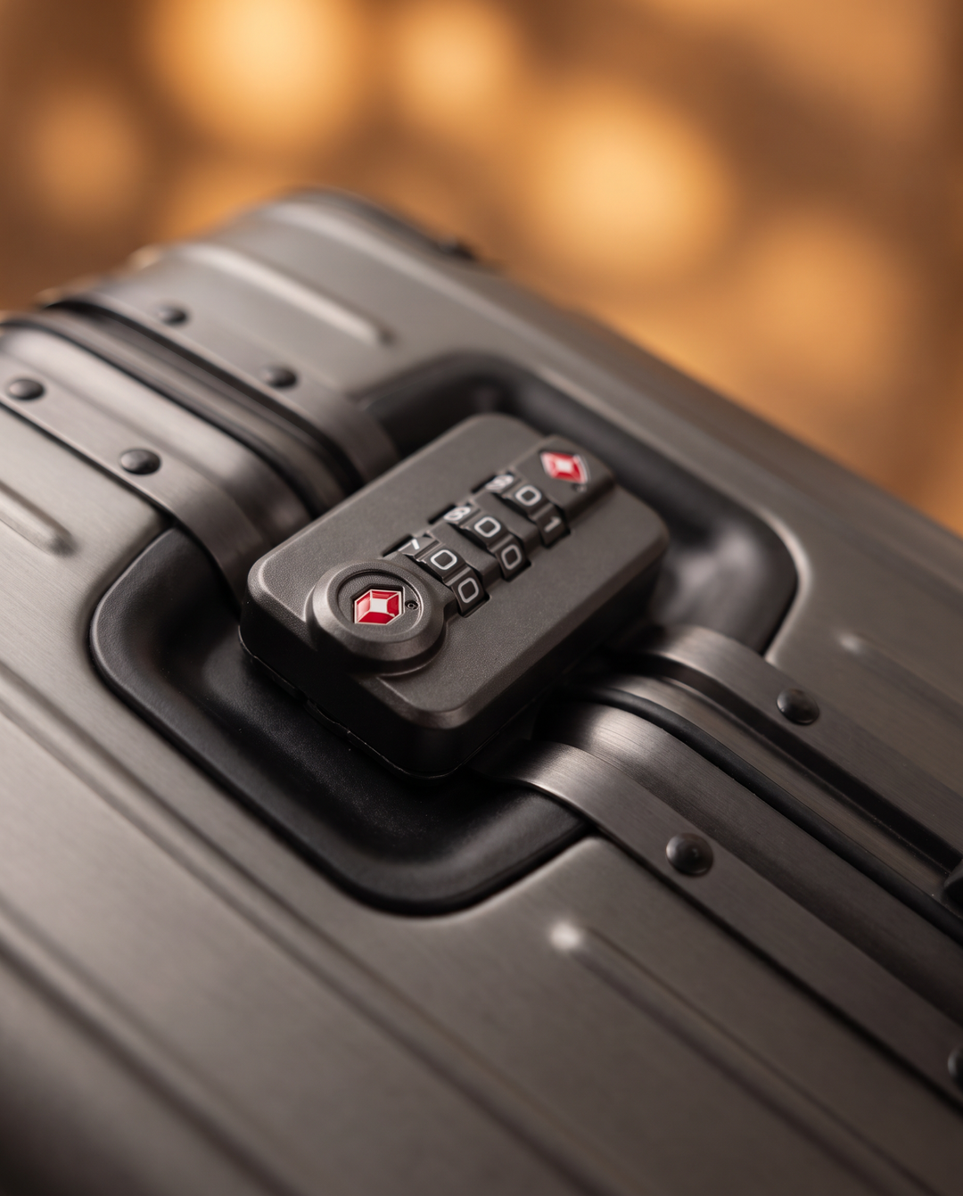 The Verbier aluminum suitcase in gunmetal, detail close-up