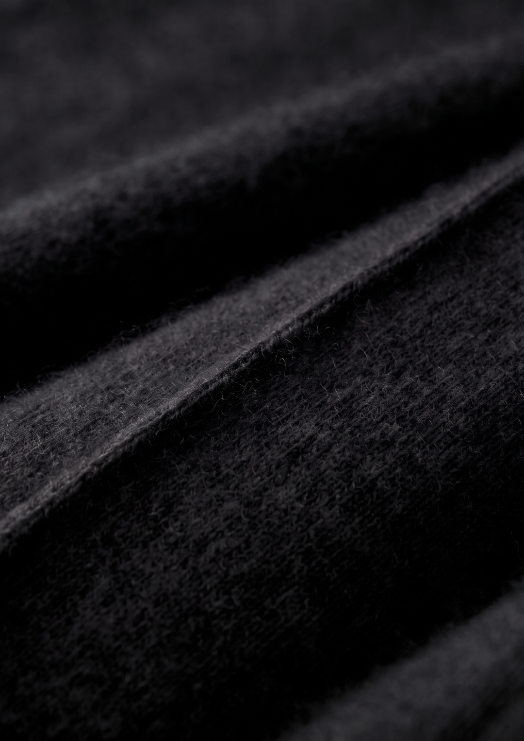 Pure Extra-Fine Merino Wool Black Luzzo Set