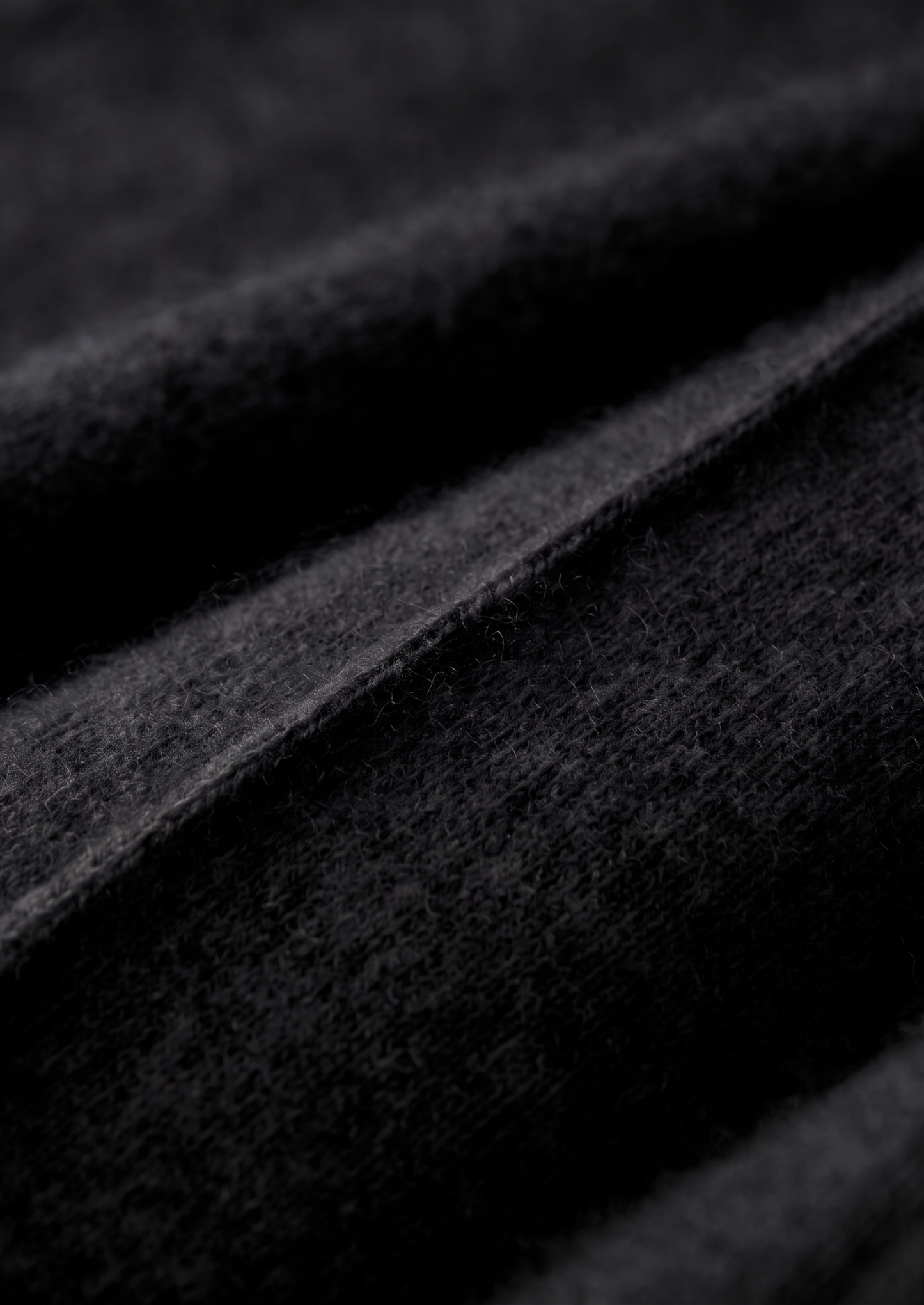 Pure Extra-Fine Merino Wool Black Luzzo Set