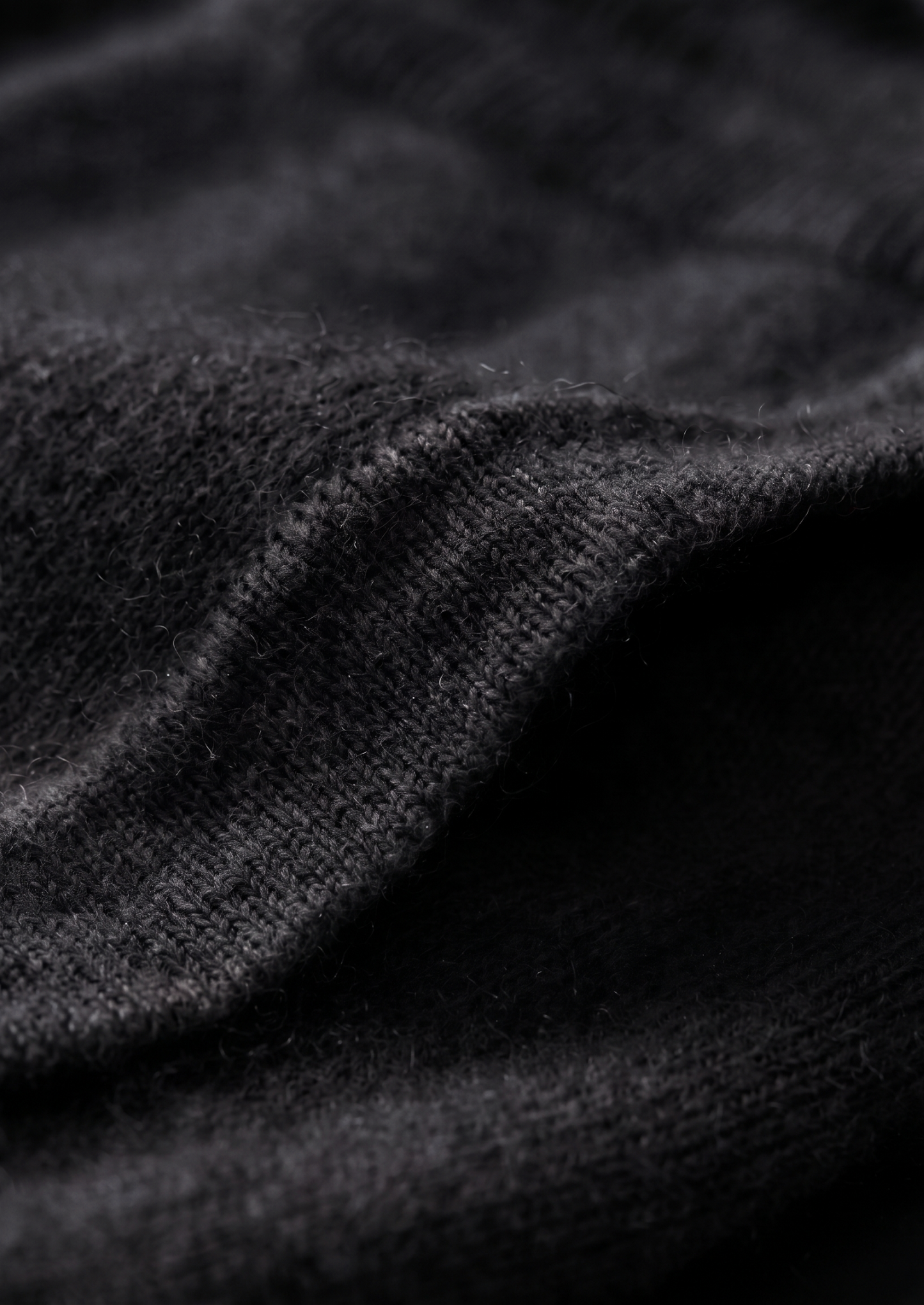 Pure Extra-Fine Merino Wool Black Luzzo Set