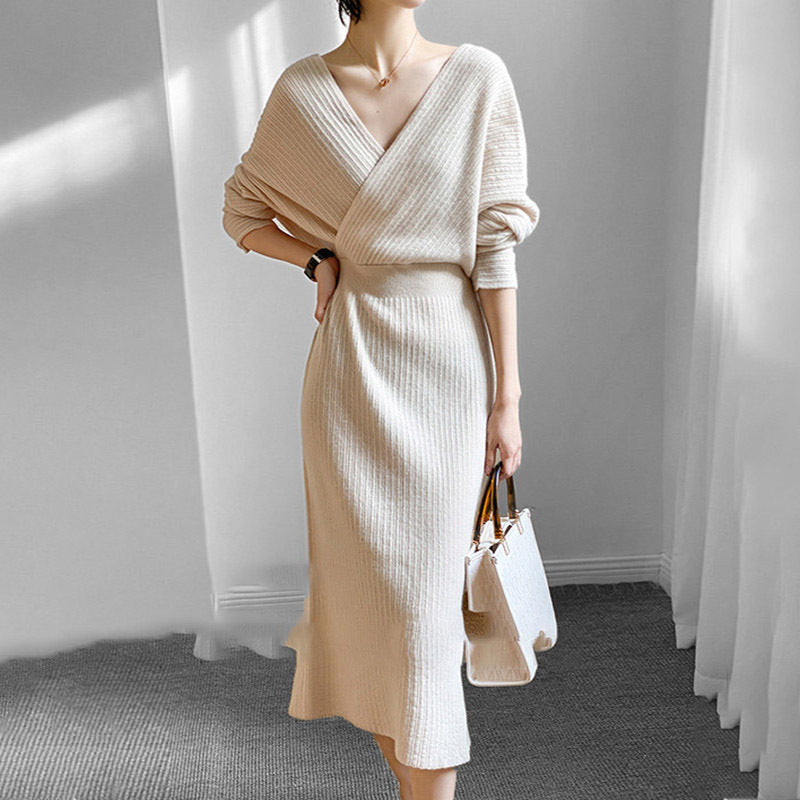 Design sense V-neck bag hip knitted dress