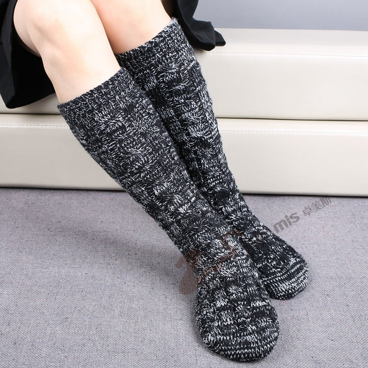 Knitted Warm Mixed Color Figure 8 + Strip of Mid-style Floor Socks