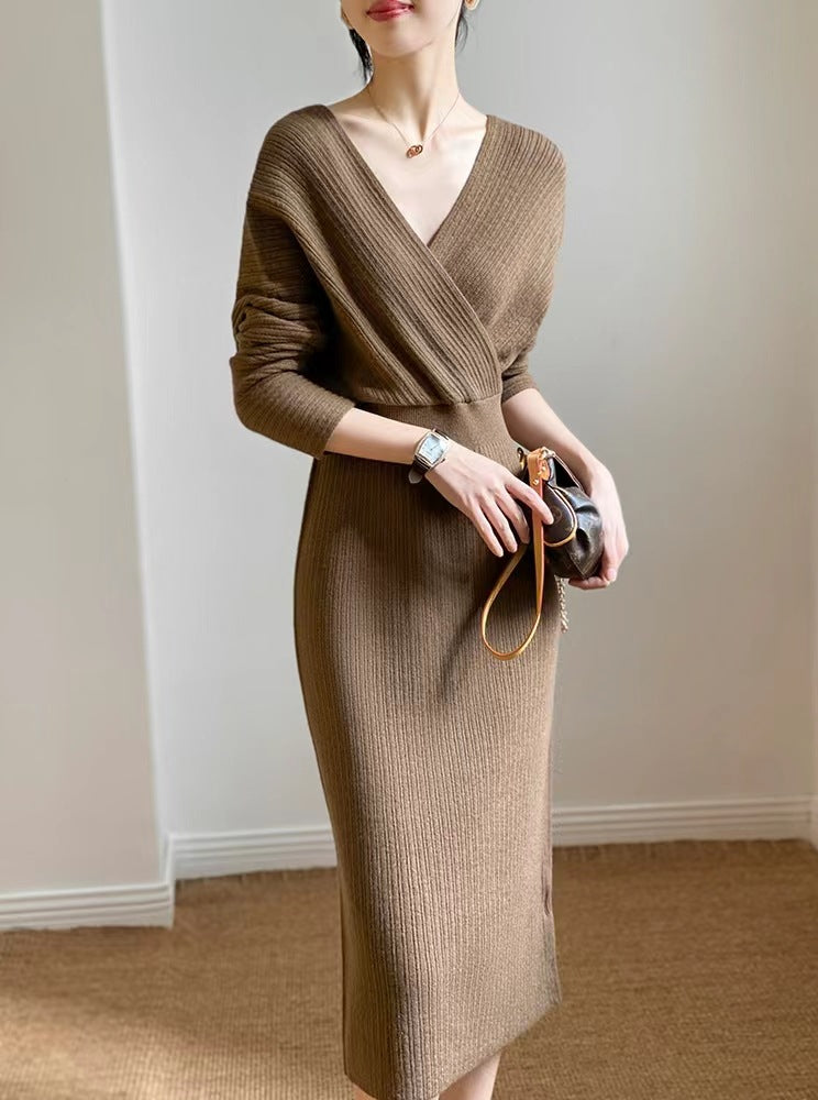 Design sense V-neck bag hip knitted dress