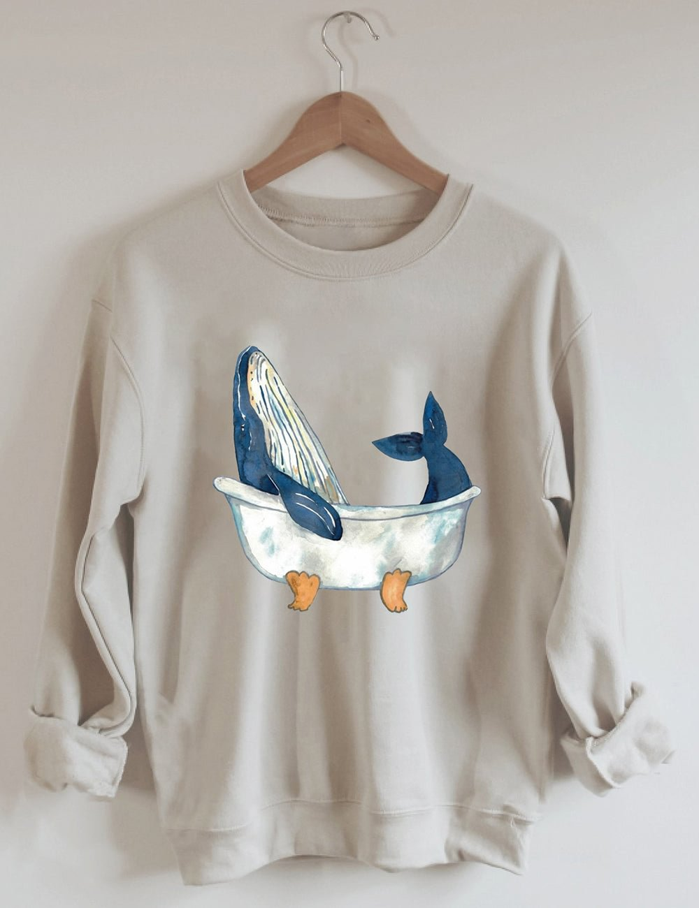 Baleine à bosse prenant un sweat-shirt de bain