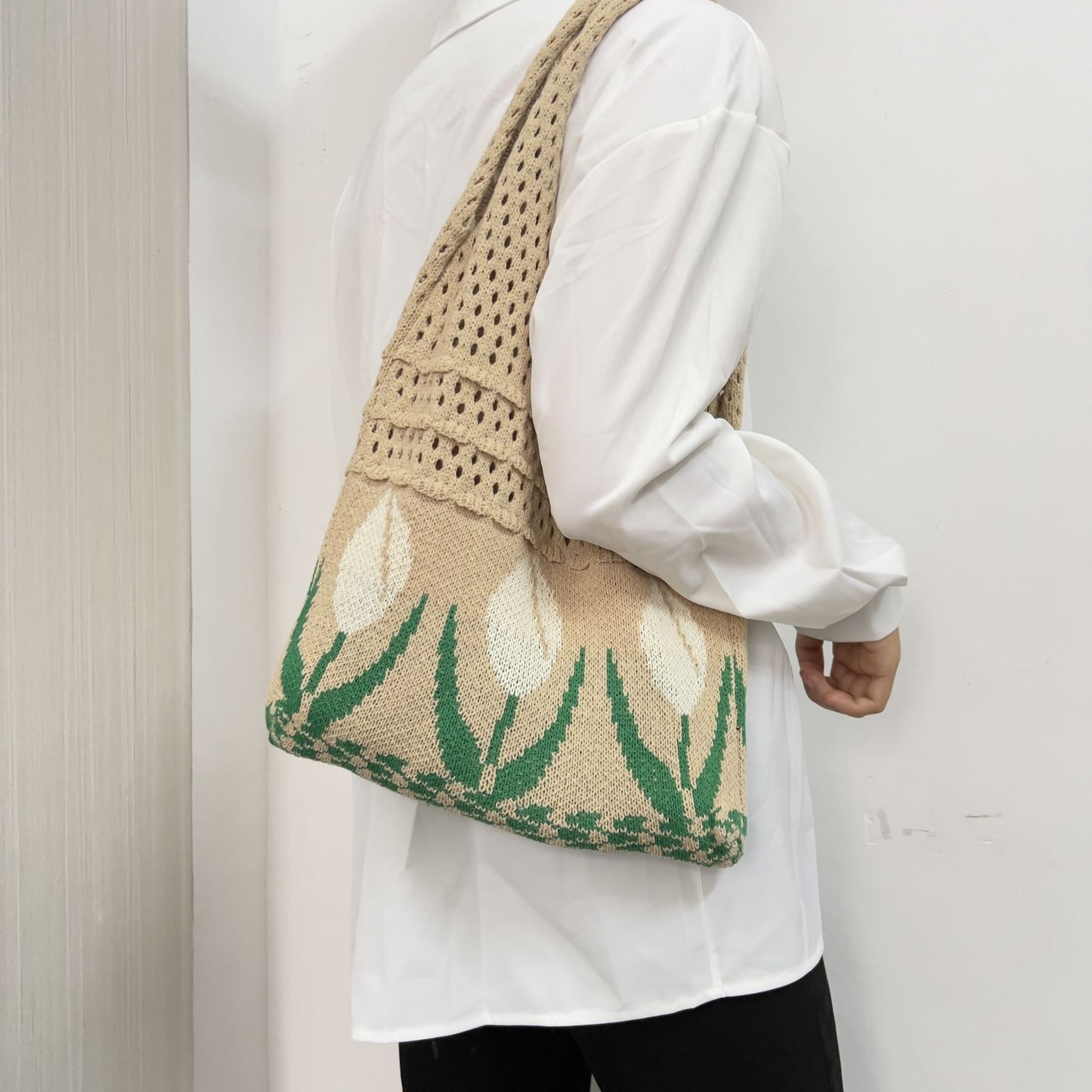 Tulip Vintage Knit Bag