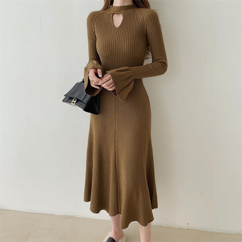 Elegant knitted front and rear two-wear niche dress in winter