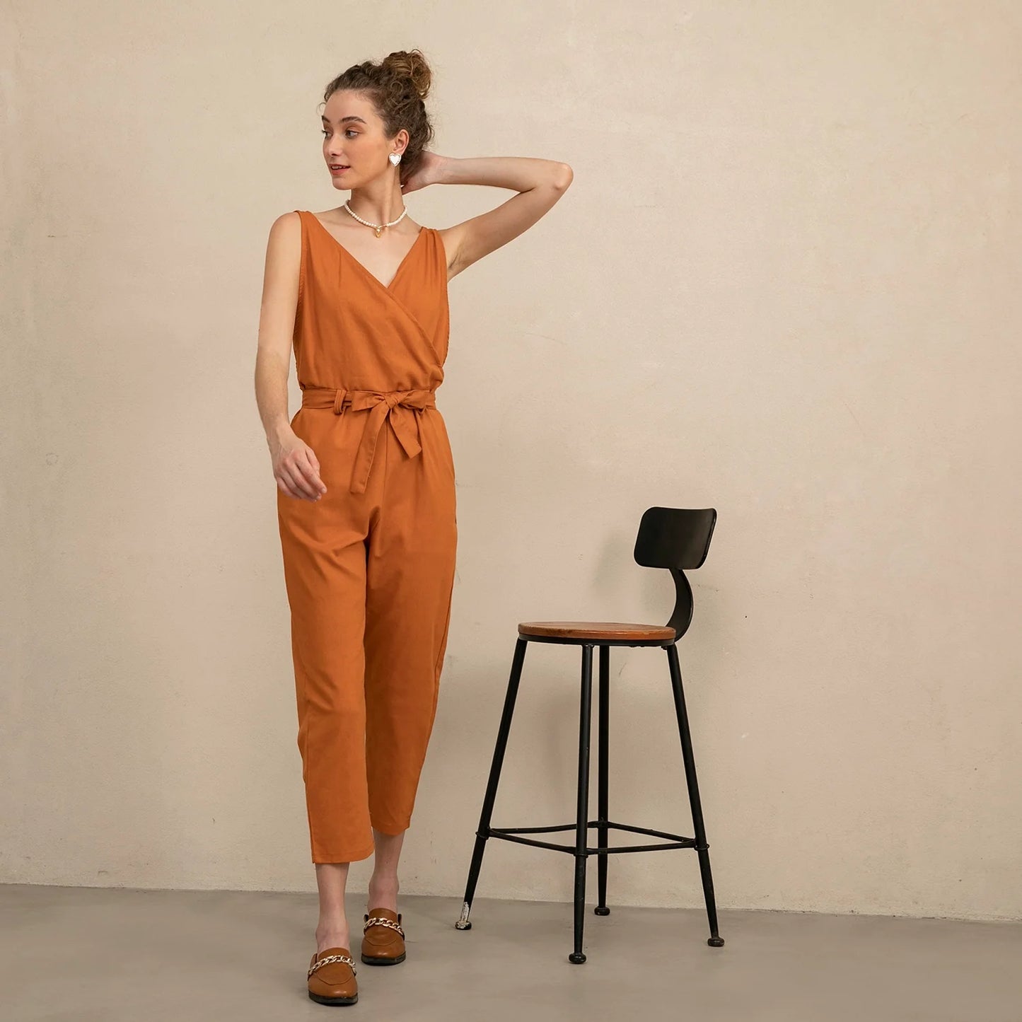 V-neck sleeveless jumpsuit