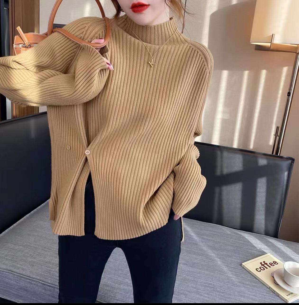 Half turtleneck slit pullover pit strip knitted top