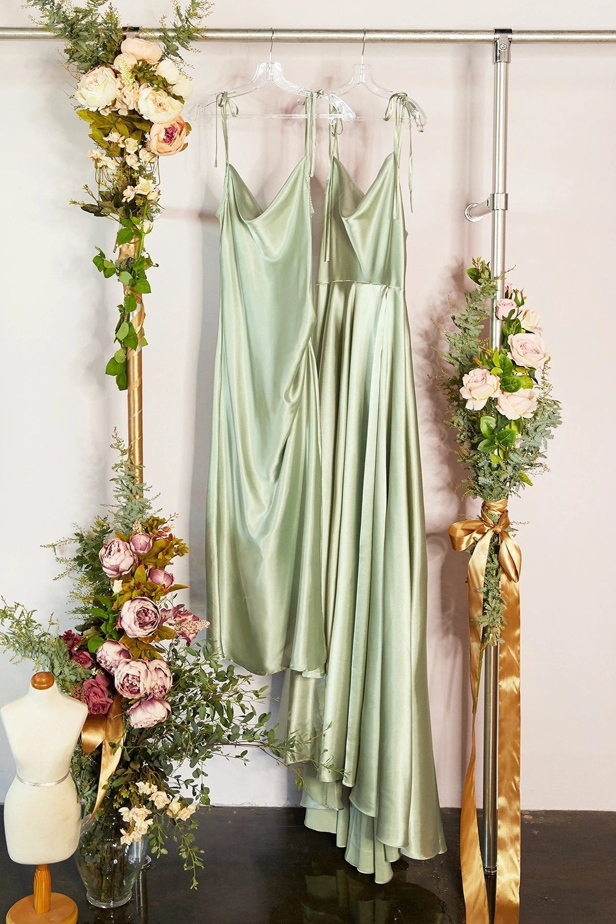 Elegant Large Hem With High Slit Banquet Dress