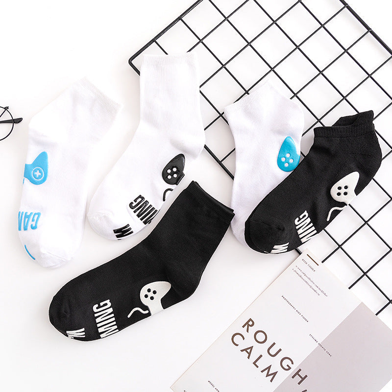 IAM GAMING DO NOT Black and white letter socks