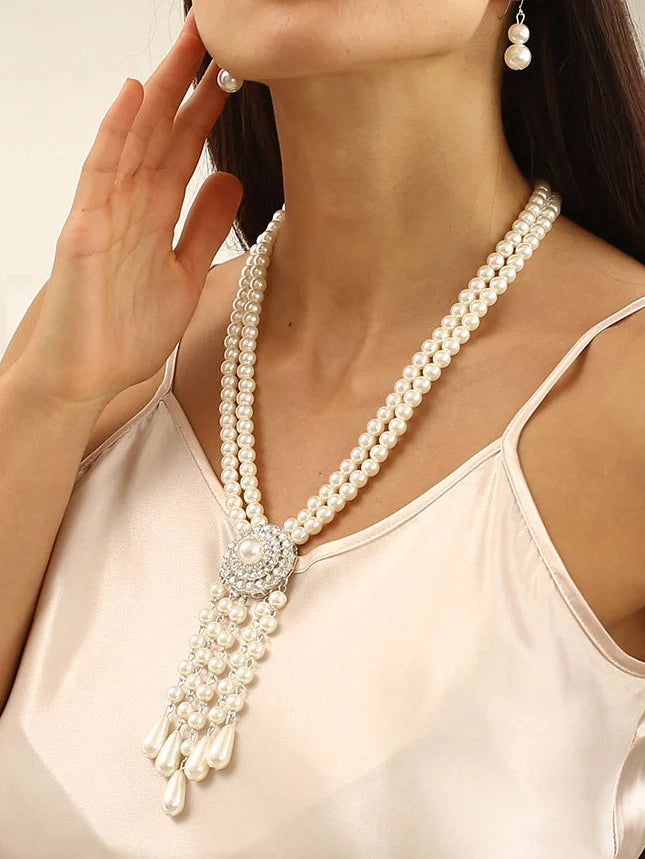 Collier à pendentif goutte de perles