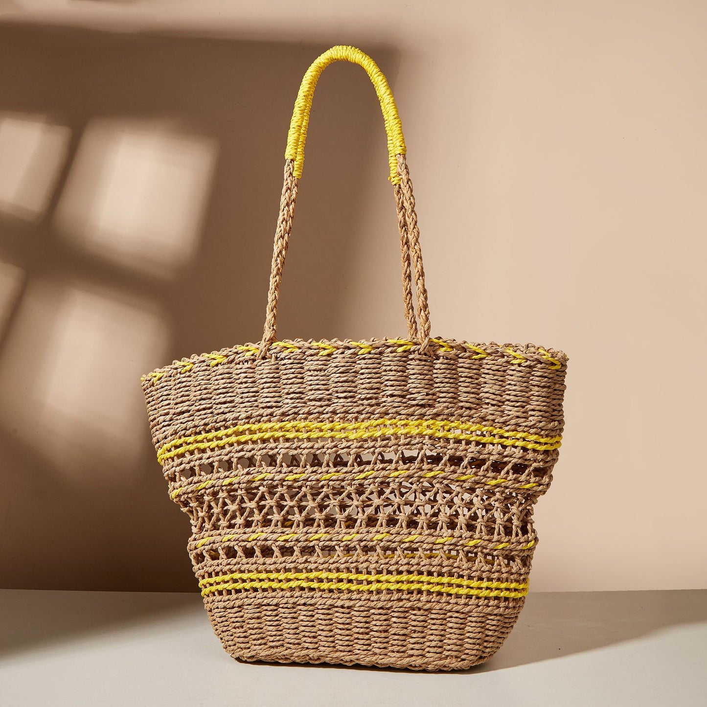 Hollow woven holiday fashion women's bag