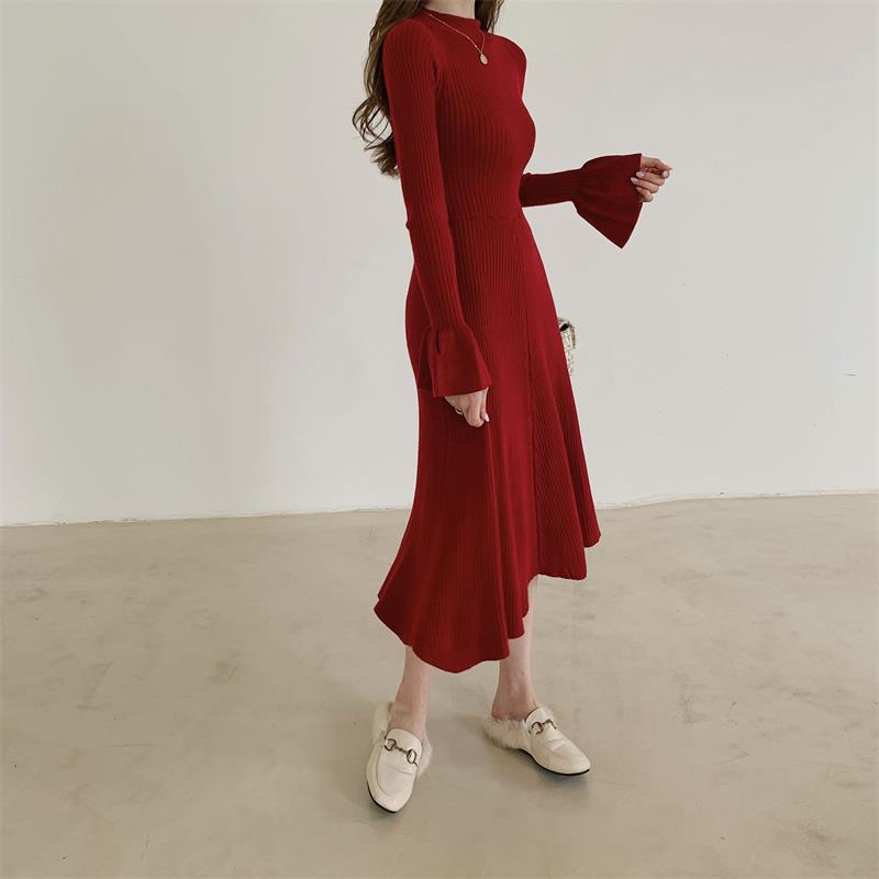 Elegant knitted front and rear two-wear niche dress in winter